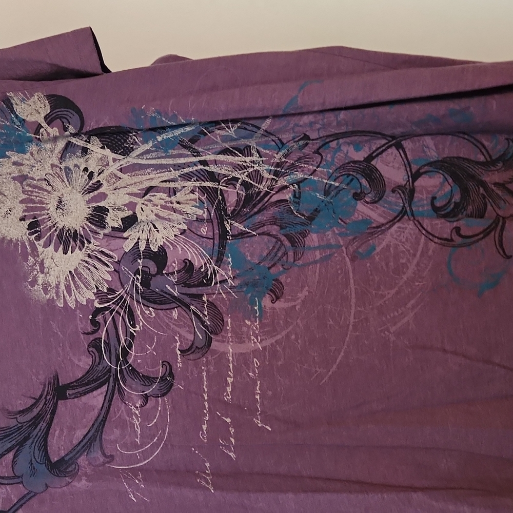 Graphic t-shirt - Picture 3 of 4